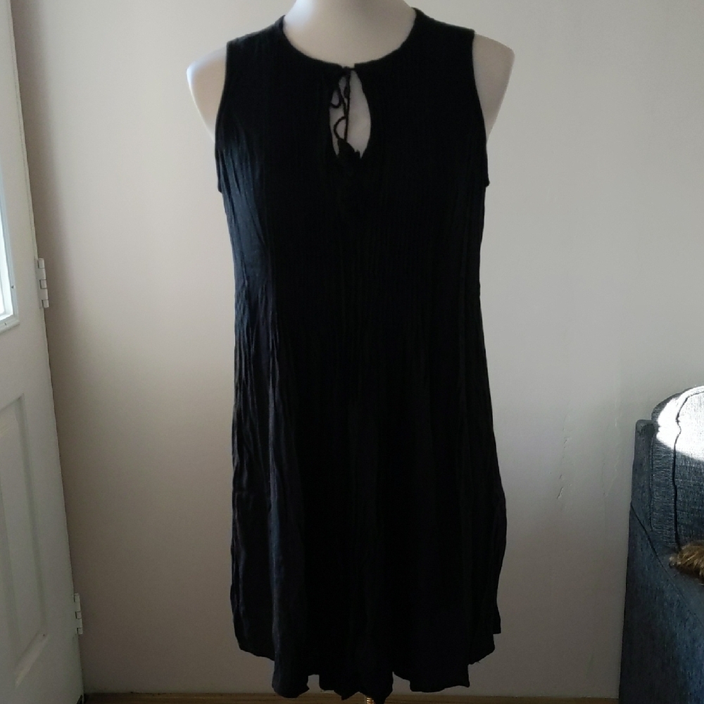 Black Sleeveless Dress